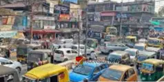 #TrafficReform | കുറ്റ്യാടി ടൗണില്‍ ഗതാഗത പരിഷ്‌കരണവും ശുചിത്വ ബോധവല്‍ക്കരണവും 