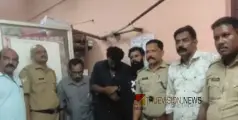 #arrest | കാറില്‍ കടത്തിയ  106 കു​പ്പി മദ്യവുമായി  വടകര സ്വദേശി ഉൾപ്പെടെ മൂന്നുപേര്‍ എക്‌സൈസ് പിടിയിൽ