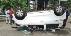 #Accident | പുനലൂർ-മൂവാറ്റുപുഴ സംസ്ഥാന പാതയിൽ കാർ നിയന്ത്രണം വിട്ട് തലകീഴായി മറിഞ്ഞ് അപകടം; നാലുപേർക്ക് പരിക്ക്