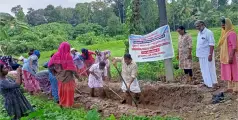 നീർച്ചാലുകളുടെ ജനകീയ വീണ്ടെടുപ്പ്; ഇനി ഞാൻ ഒഴുകട്ടെ പദ്ധതി ആമ്പല്ലൂർ ഗ്രാമ പഞ്ചായത്തിൽ ഉദ്ഘാടനംചെയ്തു.