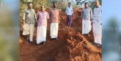  മുതുകുന്ന് മലയിലെ വ്യാപകമായ മണ്ണ് ഖനനം; സിപിഐ സംഘം സ്ഥലം സന്ദര്‍ശ്ശിച്ചു