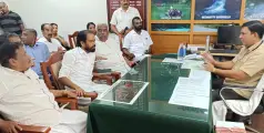 വന്യമൃഗശല്യം : കോൺഗ്രസ് പ്രവർത്തകർ ഡി.എഫ്.ഒ.യെ ഉപരോധിച്ചു