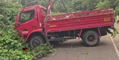  കോഴിക്കോട് ടിപ്പർ ലോറി നിയന്ത്രണം വിട്ട് മറിഞ്ഞ് അപകടം, ഒരാൾക്ക് ദാരുണാന്ത്യം, രണ്ട് പേർക്ക് പരിക്ക്