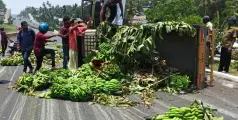 ബൈപ്പാസ് റോഡിൽ ലോറി നിയന്ത്രണം വിട്ട് മറിഞ്ഞ് അപകടം