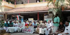  ധർണ്ണാ സമരം; ആശമാർക്കും അംഗനവാടി ടീച്ചർമാർക്കും ഐക്യദാർഢ്യം പ്രകടിപ്പിച്ച് കോൺഗ്രസ് 