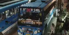 സൈഡ് നല്കിയില്ലെന്നാരോപണം; തൃശൂരിൽ ബസ് ഡ്രൈവറെ കാറിലെത്തിയ സംഘം തടഞ്ഞുനിർത്തി മർദ്ദിച്ചു