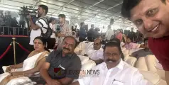 ‘ഞങ്ങൾ സദസ്സിലുണ്ട്, രാജീവ് ചന്ദ്രശേഖർ വേദിയിലും’; ഫേസ്ബുക്കിൽ ചിത്രം പങ്കുവെച്ച് മന്ത്രി മുഹമ്മദ് റിയാസ്