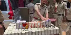 ഇത് കുറേ ഉണ്ടല്ലോ....! കോഴിക്കോട് കൊടുവള്ളിയിൽ വാഹന പരിശോധനയ്ക്കിടെ പൊലീസ് ഞെട്ടി, കണ്ടെത്തിയത് കെട്ടുകണക്കിന് പണം