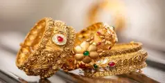 ഉടമ വീട്ടിലില്ലാത്തപ്പോൾ കിടപ്പുമുറിയിൽ അതിക്രമിച്ച് കയറി പണവും സ്വർണാഭരണങ്ങളും കവർന്നു, പ്രവാസിക്കെതിരെ കേസ്