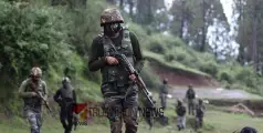 ഇരുട്ട് വീണതിന് പിന്നാലെ വീണ്ടും പാക് പ്രകോപനം; ഉറി അതിർത്തിയിൽ അതിരൂക്ഷ ഷെല്ലിങ്, തിരിച്ചടിച്ച് ഇന്ത്യ