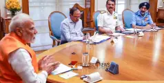 പ്രധാനമന്ത്രിയുടെ വസതിയില്‍ ഉന്നതതല യോഗം; സേനാമേധാവികള്‍ പങ്കെടുക്കുന്നു