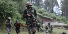 ഗുജറാത്തിലെ ഭുജിൽ കനത്ത ജാഗ്രത; കടകൾ പൂർണമായും അടച്ചു, ആളുകൾ വീടിനുള്ളിൽ തുടരാൻ നിർദ്ദേശം 