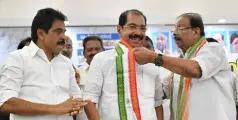 കെപിസിസി അധ്യക്ഷന് പിന്നാലെ ജില്ലാകമ്മറ്റികളും ഉടച്ചുവാര്‍ക്കും; നാലു ഡിസിസികളെ ഒഴിവാക്കും