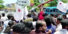 കണ്ണൂരില്‍ എസ്.എഫ്.ഐക്ക് അമളി ;  കോൺഗ്രസ് കൊടിമരമെന്ന് കരുതി  പിഴുതെടുത്തത് മറ്റൊരു കൊടിമരം
