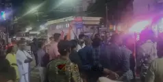 യൂത്ത് കോണ്‍ഗ്രസിന്റെ കൊടി എസ്എഫ്‌ഐ കത്തിച്ചതായി ആരോപണം; സ്ഥലത്ത് വന്‍ പൊലീസ് സന്നാഹം