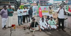 ദേശീയപാത നിർമ്മാണത്തിലെ അശാസ്ത്രീയത; വടകരയിൽ കുത്തിയിരിപ്പ് സമരം സംഘടിപ്പിച്ച് എസ്ഡിപിഐ