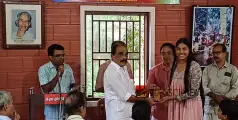  ഉന്നത വിജയികളെ അനുമോദിച്ച് കടമേരി കാരേപുതിയോട്ടിൽ ക്ഷേത്ര കമ്മിറ്റി