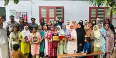  മൊമെൻ്റോ നൽകി; വാണിമേൽ എം യു പി സ്കൂളിലെ അധ്യാപകർക്ക് സ്നേഹാദരം 
