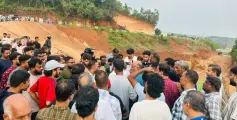 കുപ്പത്തെ റോഡ് ഉപരോധം അവസാനിപ്പിച്ചു, മെയ് 27നകം പരിഹാരം കണ്ടില്ലെങ്കിൽ വീണ്ടും സമരം തുടരും 