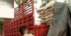 മിനിലോറിയിൽ കൊണ്ടുവന്ന കാലിത്തീറ്റ കണ്ടപ്പോൾ സംശയം; പിടിച്ചെടുത്തത് നിരോധിത പുകയില ഉത്പന്നങ്ങളുടെ വൻ ശേഖരം