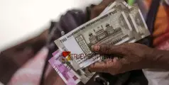 3,200 രൂപ അകൗണ്ടിലേക്ക്; കാത്തിരിപ്പിന് വിരാമം, ക്ഷേമ പെൻഷൻ വിതരണം ഇന്ന് തുടങ്ങും 