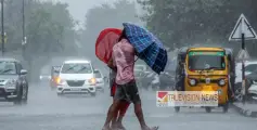 അടുത്ത മണിക്കൂറിൽ മഴക്കും കാറ്റിനും സാധ്യത              