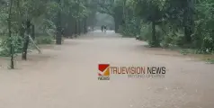 കലി തുള്ളി കാലവർഷം; തളീക്കര കായക്കൊടി റോഡിൽ വെള്ളക്കെട്ട്, ജാഗ്രതാ നിർദേശം 