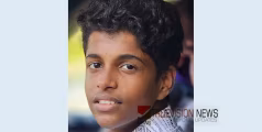 ഓടിക്കൊണ്ടിരുന്ന ബസിന് മുകളിൽ ആൽമരം വീണു; ചികിത്സയിലായിരുന്ന വിദ്യാർത്ഥി മരിച്ചു