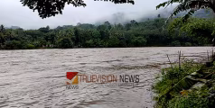   മഴ ശക്തമാകുന്നു; ജലനിരപ്പ് ഉയരുന്നു, നദികളിൽ പ്രളയ സാധ്യത മുന്നറിയിപ്പ്