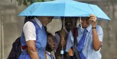 മഴ : ഏഴ് ജില്ലകളിൽ വിദ്യാഭ്യാസ സ്ഥാപനങ്ങൾക്ക് നാളെ അവധി