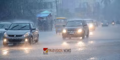 മ‍ഴ…പെ‍രു‍മ‍ഴ; മുന്നറിയിപ്പിൽ മാറ്റം, എട്ട് ജില്ലകളില്‍ റെഡ് അലേര്‍ട്ട്, മഴക്കെടുതിയിൽ നാല് മരണം