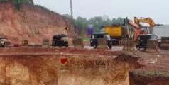 തളിപ്പറമ്പ്  റോഡിൽ വീണ്ടും മണ്ണിടിച്ചിൽ: ഗതാഗതം പൂർണമായി നിരോധിച്ചു