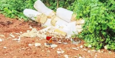 കണ്ണിൽ ചോരയില്ലേ...!  വളയം നിരവുമലിൽ സ്വകാര്യ വ്യക്തിയുടെ പറമ്പിൽ പ്ലാസ്റ്റിക് മാലിന്യം തള്ളിയാതായി പരാതി