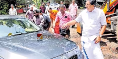 യുവാവ് മദ്യലഹരിയിൽ അലക്ഷ്യമായി കാറോടിച്ചു; കഷ്ടിച്ച് രക്ഷപ്പെട്ട് മോൻസ് ജോസഫ് എംഎൽഎ