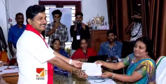 നിലമ്പൂര്‍ ഉപതെരഞ്ഞെടുപ്പ്: എല്‍ഡിഎഫ് സ്ഥാനാര്‍ഥി എം.സ്വരാജ് നാമനിര്‍ദേശ പത്രിക സമര്‍പ്പിച്ചു
