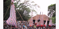 കളരിവാതുക്കൽ ഭഗവതി ക്ഷേത്രത്തിലെ പെരുങ്കളിയാട്ടം ഈ മാസം എട്ടിന് നടക്കും.