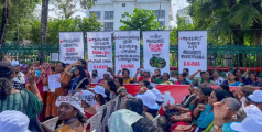  'സമരത്തെ അപമാനിച്ചവർക്ക് വോട്ടില്ല'; മുദ്രാവാക്യമുയർത്തി ആശമാർ നിലമ്പൂരിലേക്ക്