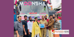 മട്ടന്നൂരിൽ ഡ്രൈവർ കുഴഞ്ഞു വീണപ്പോൾ രക്ഷകനായെത്തി  വൻ അപകടം ഒഴിവാക്കിയ കണ്ടക്ടർക്ക് ആദരമേകി മലബാർ റൈഡേഴ്സ് 