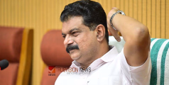 'ട്രോളി ബാഗുകളോട് എന്നും ഇഷ്ടം, പെട്ടി എന്ന് കേട്ടാൽ മുഖ്യമന്ത്രി ഉറക്കത്തിൽ നിന്ന് പോലും എഴുന്നേൽക്കും' - പി.വി അൻവർ