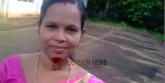 ചാക്കിൽ കെട്ടിയ നിലയിൽ മൃതദേഹം, ആദ്യം കണ്ടത് കുട്ടികൾ; പഞ്ചാവുഴിയിൽ വീട്ടമ്മയെ കൊന്ന് കുഴിച്ച് മൂടിയെന്ന് സംശയം; രണ്ട് പേർ കസ്റ്റഡിയിൽ