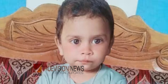 ഓട്ടോയും ബുള്ളറ്റും കൂട്ടിയിടിച്ച് അപകടം, അമ്മയുടെ കൈയ്യിലിരുന്ന പിഞ്ചുകുഞ്ഞ് റോഡിലേക്ക് തെറിച്ചുവീണു; ദാരുണാന്ത്യം