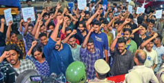  കൊച്ചി മെട്രോയിൽ വിദ്യാർഥികൾക്കുള്ള യാത്രാ ഇളവുകൾ നിർത്തലാക്കിയതിൽ എസ്‌എഫ്‌ഐയുടെ പ്രതിഷേധം