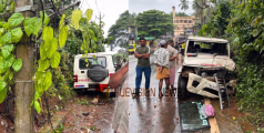 കൊടുവള്ളി പോലീസ് സ്റ്റേഷനിലെ ജീപ്പ് നിയന്ത്രണം വിട്ട് ഇലക്ട്രിക് പോസ്റ്റിൽ ഇടിച്ച് അപകടം; പൊലീസുകാരന് പരിക്ക്