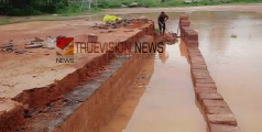 ഒടുവിൽ പരിഹാരമായി; കടത്തനാടന്‍ അങ്കത്തറ പൊളിച്ചു നീക്കി തുടങ്ങി