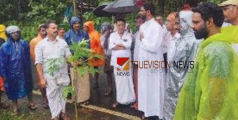 ഇനി ഭംഗി കൂടും; കുണ്ടുതോട് -തൊട്ടില്‍പ്പാലം റോഡില്‍ സൗന്ദര്യവത്കരണ പദ്ധതിക്ക് തുടക്കം 