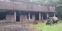 4 വർഷം കഴിഞ്ഞിട്ടും സ്കൂൾ നിർമാണം പാതിവഴിയിൽ  