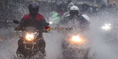 'ഒരു കൈകൊണ്ട്​ വാഹനം ഓടിക്കരുത്'....; മഴയത്ത്​ കൂടുതൽ ജാഗ്രത വേണമെന്ന് മോട്ടോർ വാഹനവകുപ്പ്