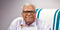 ഹൃദയാഘാതം; വിഎസ് അച്യുതാനന്ദൻ ആശുപത്രിയിൽ, ആരോഗ്യനില വിലയിരുത്തി ആശുപത്രി അധികൃതർ 