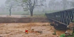 ‘മുണ്ടക്കൈയിൽ ഉരുൾപൊട്ടിയതാകില്ല, അപകട മേഖലയിൽ നിന്ന് ആളുകളെ മാറ്റിപ്പാർപ്പിച്ചു’; വയനാട് ജില്ലാ കളക്ടർ