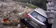 ഹിമാചലിലെ  മേഘവിസ്ഫോടനം: മരണസംഖ്യ മൂന്നായി, ഇരുപതിലധികം പേരെ കാണാതായി